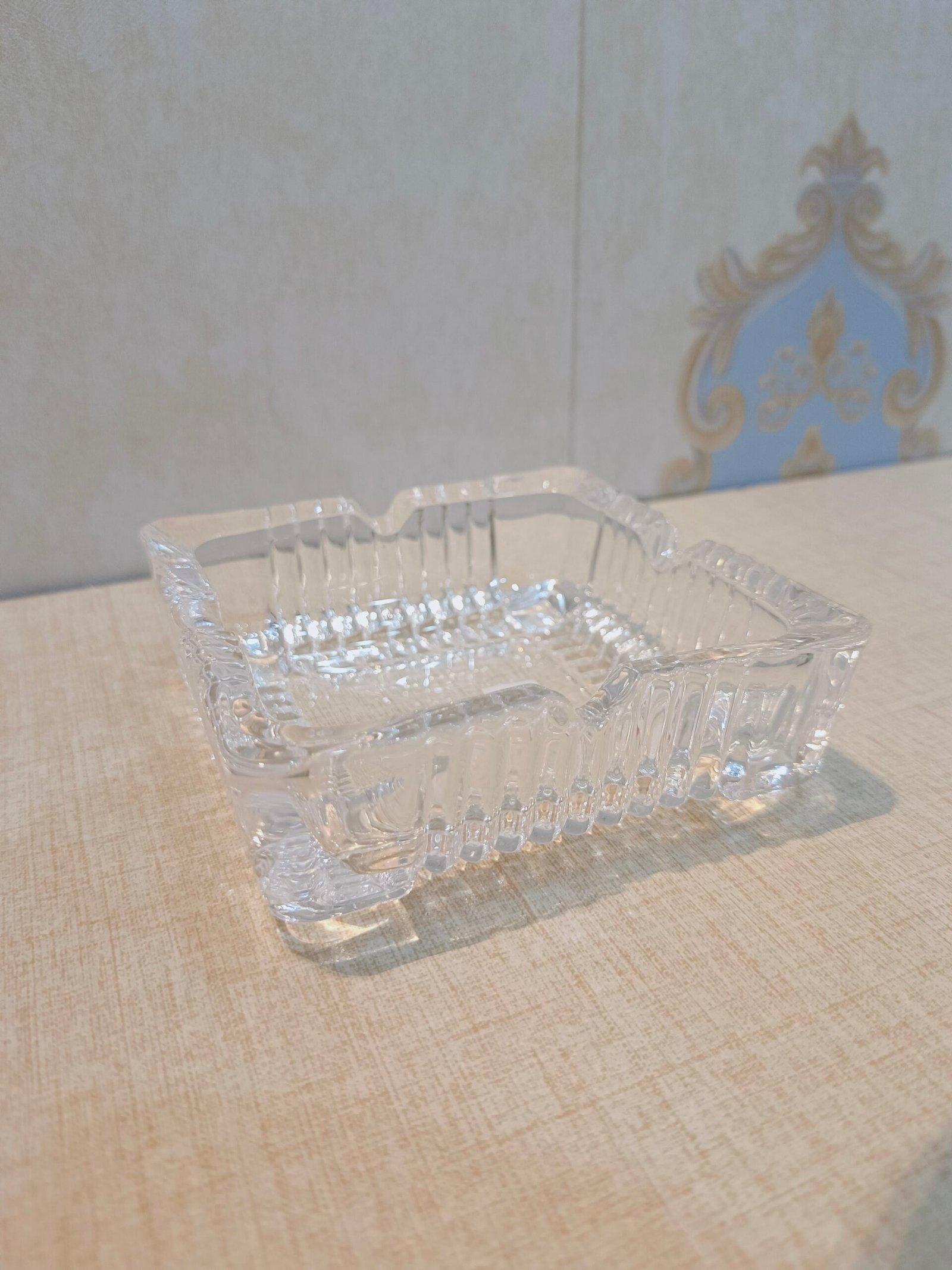 Elegant Pure Glass Ashtray – Timeless Design for Home & Office